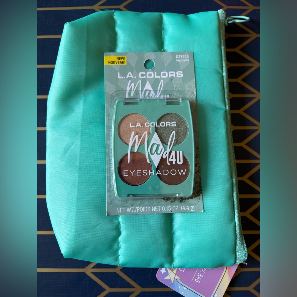 COPY - MAKEUP BAG & L.A. COLORS MAD4U TEA PARTY EYESHADOW QUAD BUNDLE